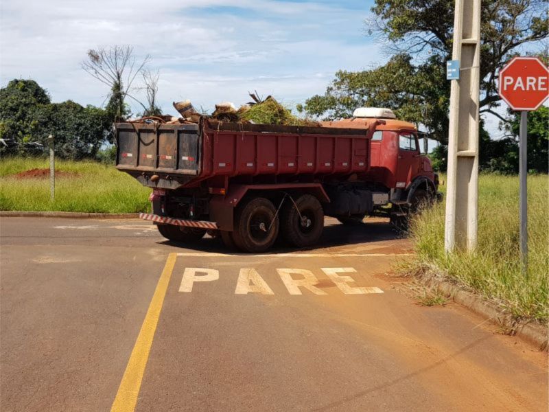 Prefeitura faz mutirão da limpeza no bairro Jardim Esperança